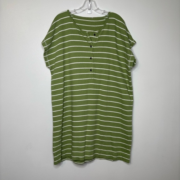 Wrap London Striped jersey dress Double cotton jersey
Apple Green US 16. - Picture 5 of 11